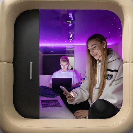 Capsule Hotel Constellation 91 Leopoli Esterno foto