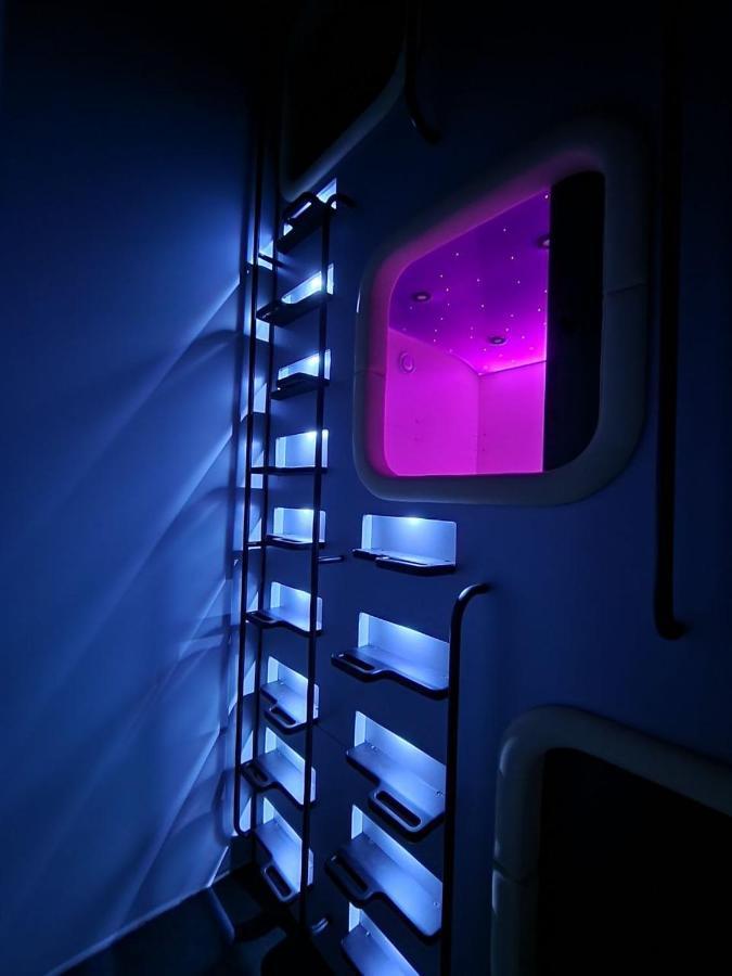 Capsule Hotel Constellation 91 Leopoli Esterno foto